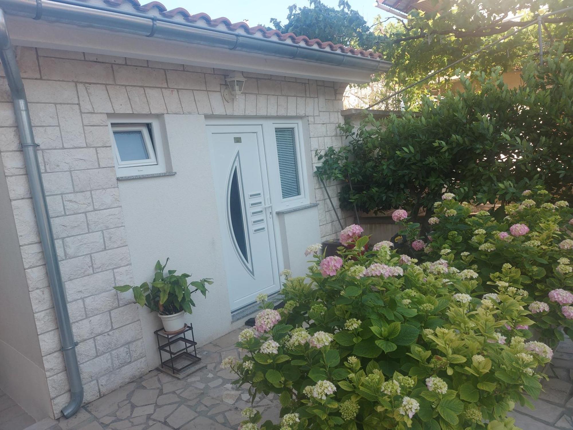 Apartments Jonjic Vodice Exteriör bild