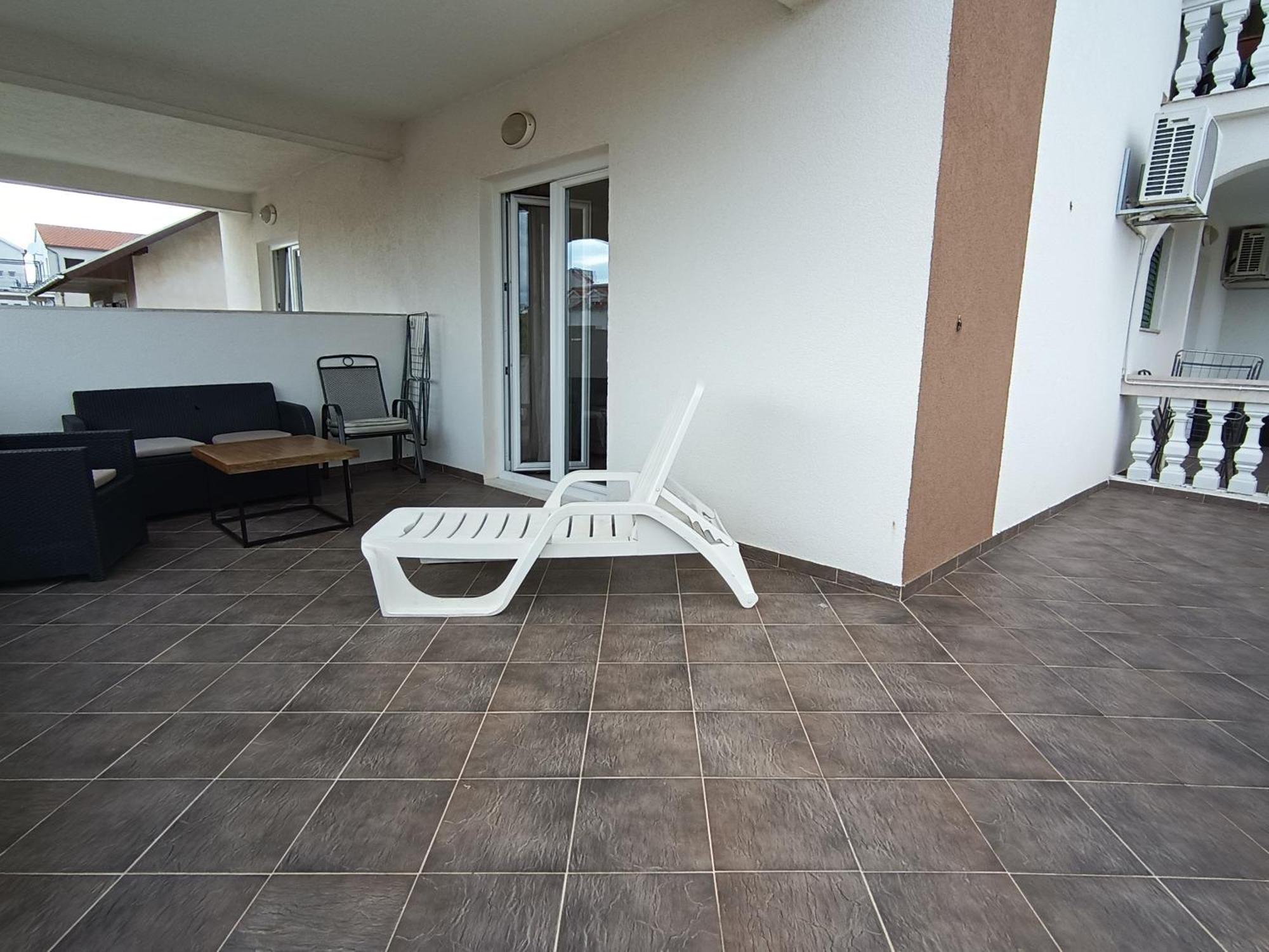 Apartments Jonjic Vodice Exteriör bild