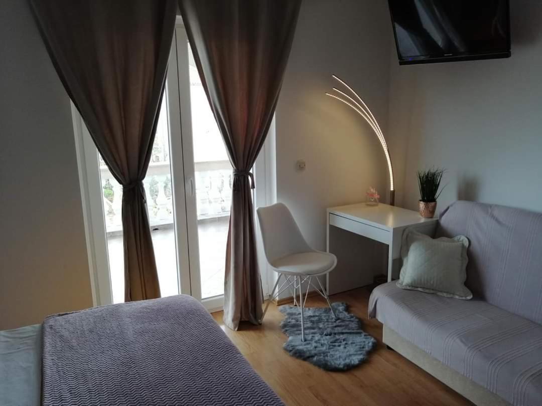 Apartments Jonjic Vodice Exteriör bild