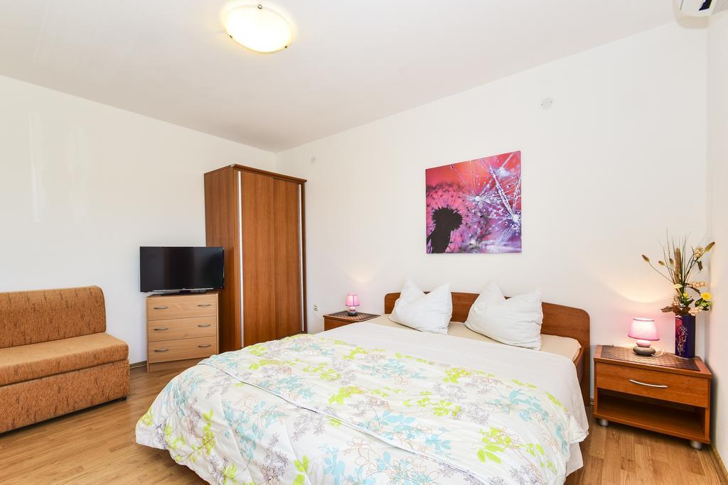Apartments Jonjic Vodice Exteriör bild