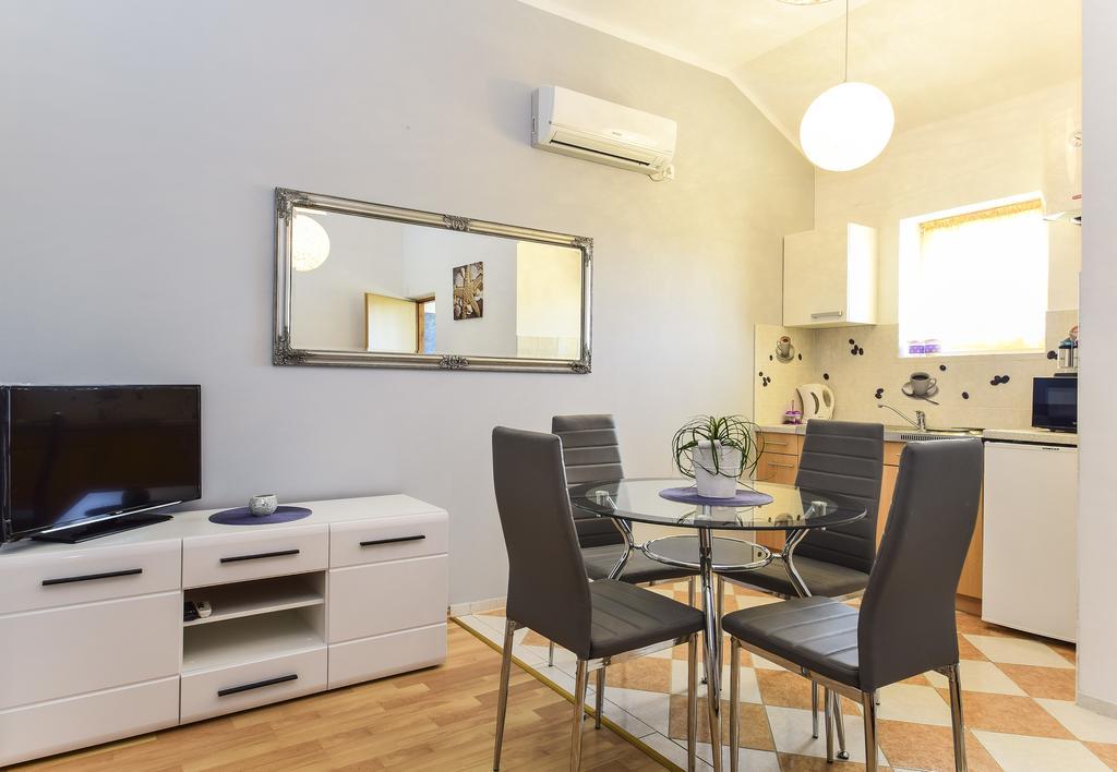 Apartments Jonjic Vodice Exteriör bild