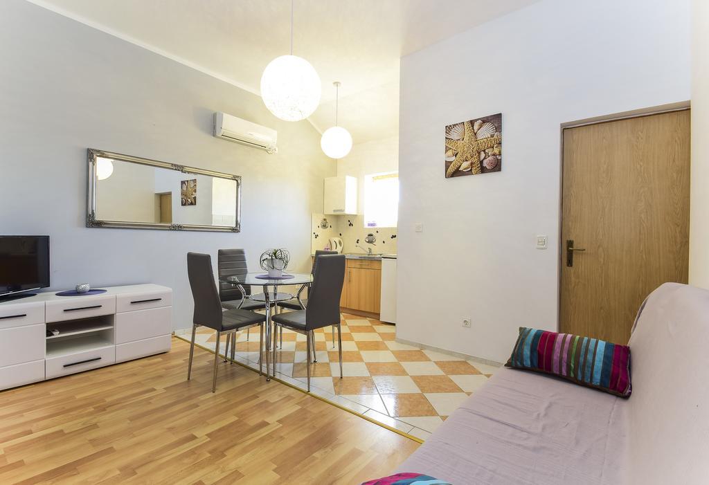 Apartments Jonjic Vodice Exteriör bild