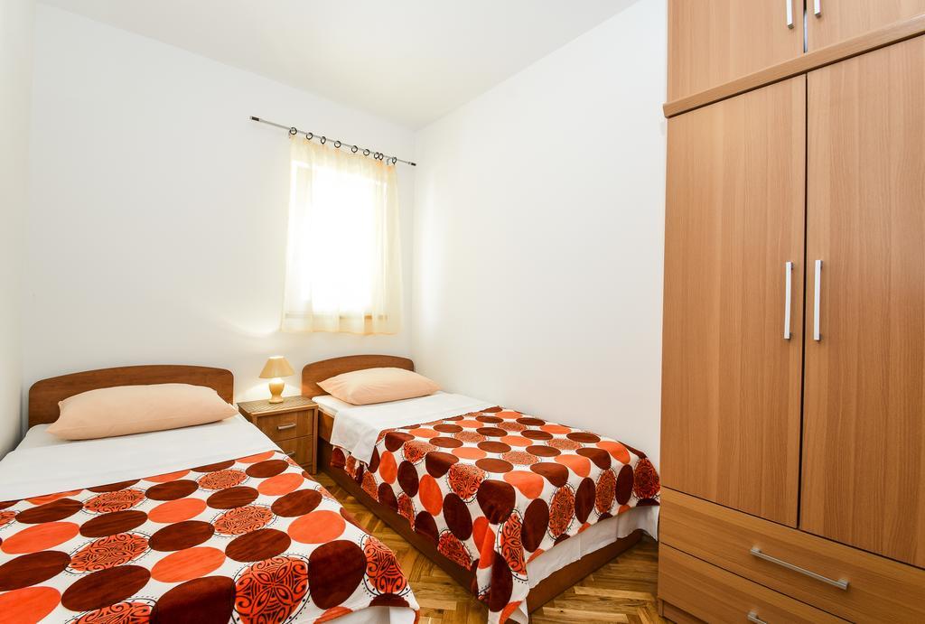 Apartments Jonjic Vodice Exteriör bild